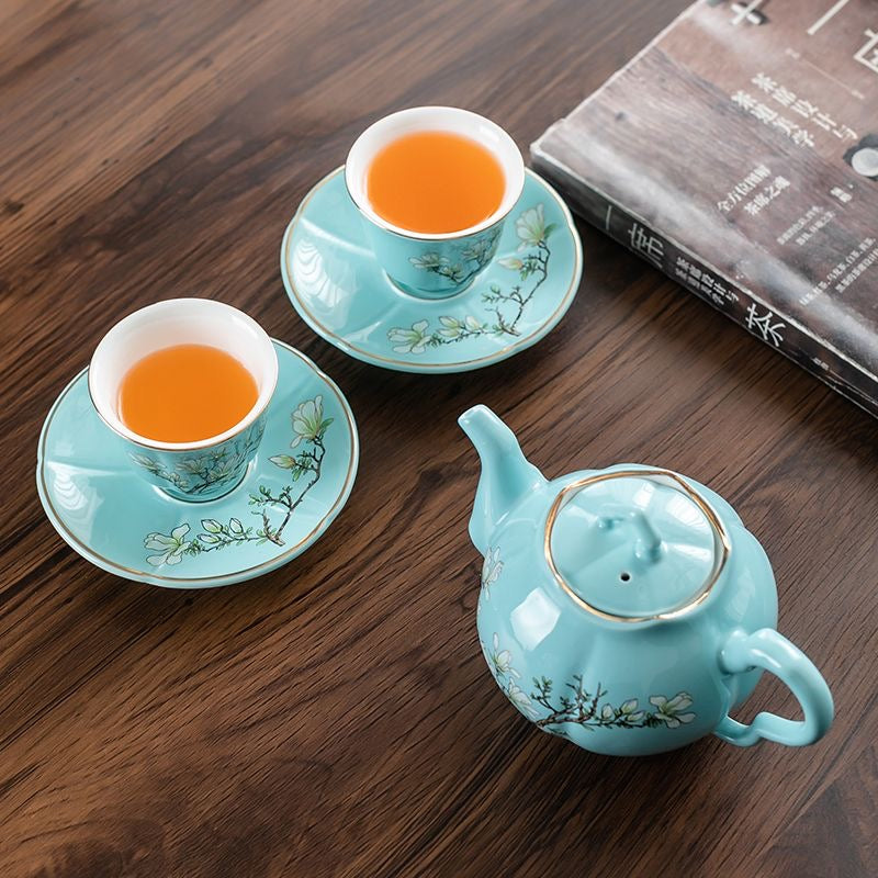 Juego de Té de Porcelana con Diseño Floral Azul