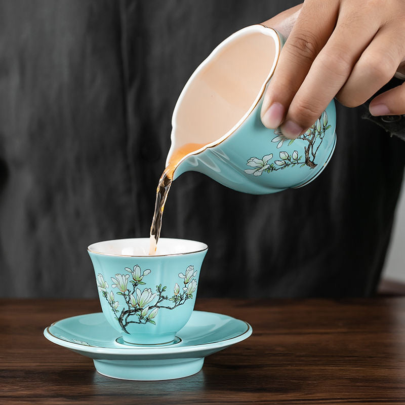 Juego de Té de Porcelana con Diseño Floral Azul